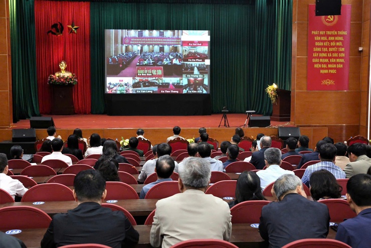 CÁC ỨNG CỬ VIÊN ĐẠI BIỂU QUỐC HỘI KHÓA XVI TIẾP XÚC CỬ TRI TẠI ĐƠN VỊ BẦU CỬ SỐ 11- Ảnh 4.