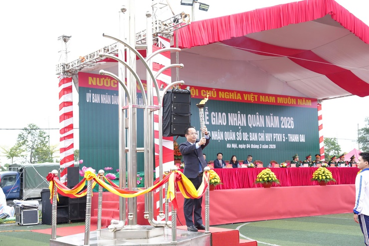 Trang trọng Lễ giao- nhận quân năm 2026 tại điểm giao quân xã Thanh Oai- Ảnh 11.