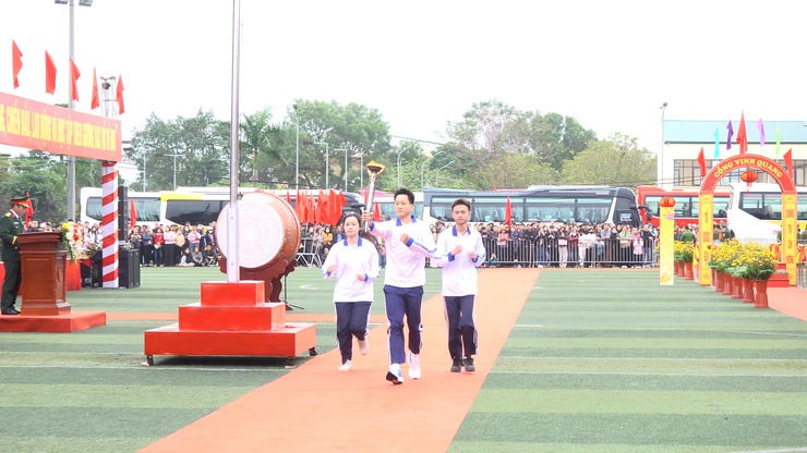 Trang trọng Lễ giao- nhận quân năm 2026 tại điểm giao quân xã Thanh Oai- Ảnh 9.