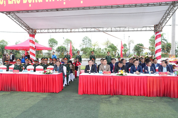 60 thanh niên xã Bình Minh hăng hái lên đường nhập ngũ- Ảnh 2.