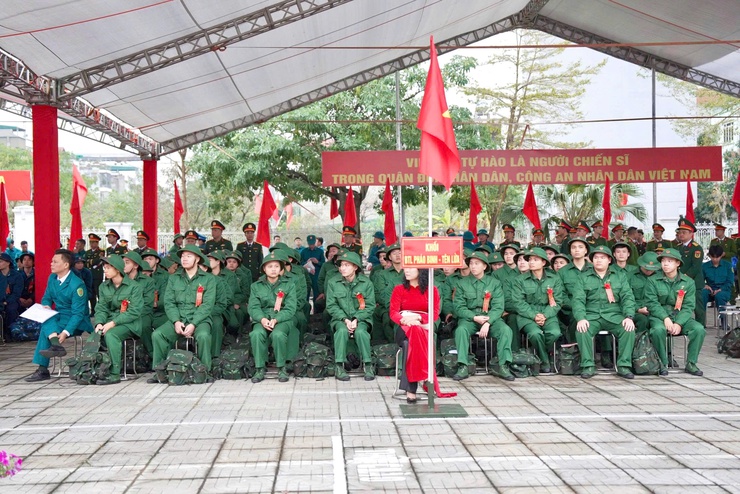 UBND xã Thiên Lộc tổ chức hội nghị động viên công dân lên đường thực hiện nghĩa vụ quân sự và tham gia nghĩa vụ Công an nhân dân năm 2026- Ảnh 11.