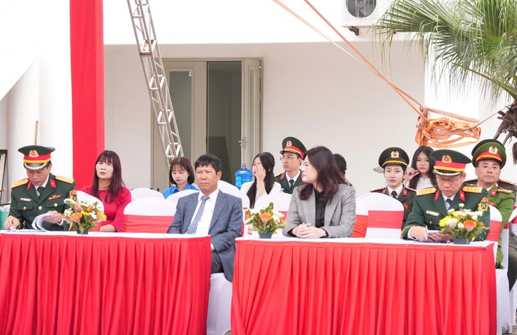 36 thanh niên ưu tú xã Bát Tràng lên đường nhập ngũ, viết tiếp truyền thống quê hương anh hùng- Ảnh 1.