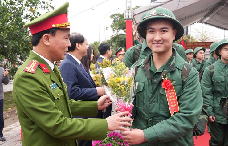 36 thanh niên ưu tú xã Bát Tràng lên đường nhập ngũ, viết tiếp truyền thống quê hương anh hùng- Ảnh 7.