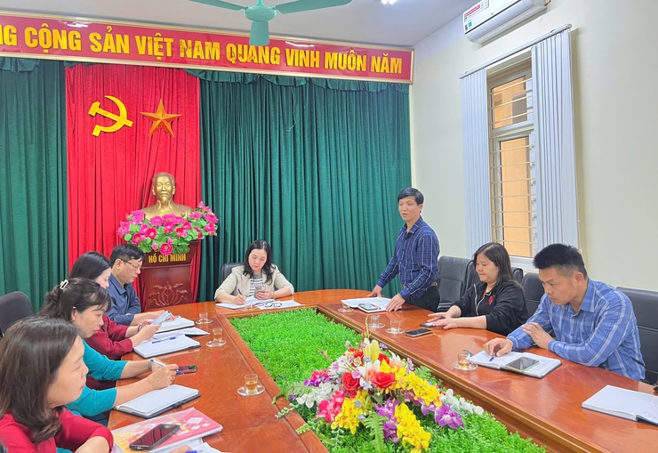 Chi bộ Mặt trận tổ quốc Việt Nam xã và Chi bộ Văn phòng Đảng uỷ sinh hoạt chuyên đề tháng 3 về công tác bầu cử đại biểu Quốc hội khóa XVI và đại biểu Hội đồng nhân dân các cấp nhiệm kỳ 2026 - 2031.- Ảnh 2.