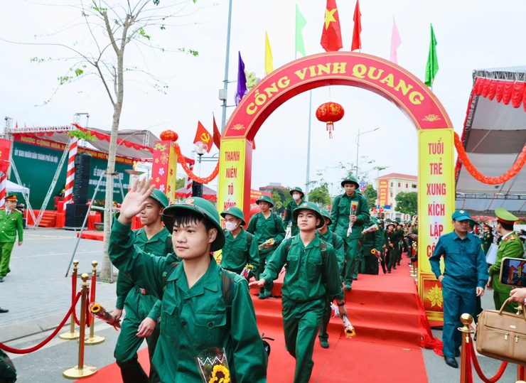 Xã Phú Nghĩa: 52 công dân ưu tú lên đường thực hiện nghĩa vụ thiêng liêng với Tổ quốc- Ảnh 18.