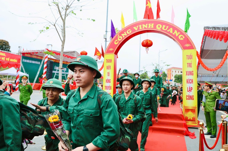 Xã Phú Nghĩa: 52 công dân ưu tú lên đường thực hiện nghĩa vụ thiêng liêng với Tổ quốc- Ảnh 20.