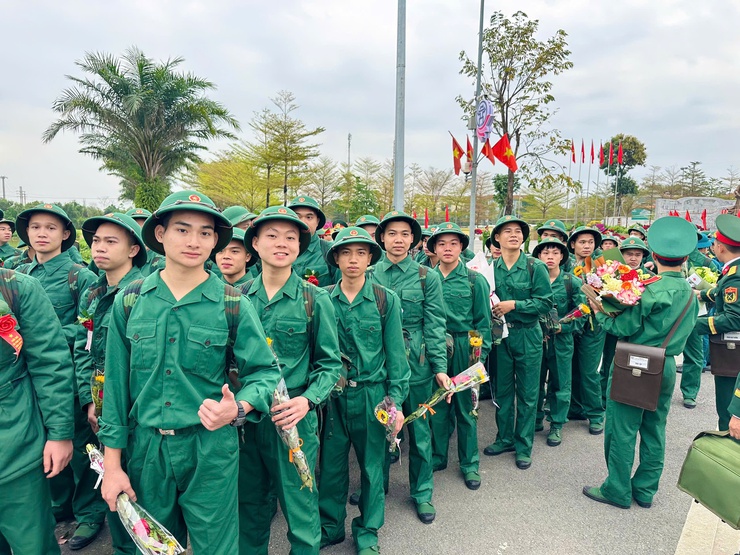 Xã Phú Nghĩa: 52 công dân ưu tú lên đường thực hiện nghĩa vụ thiêng liêng với Tổ quốc- Ảnh 22.