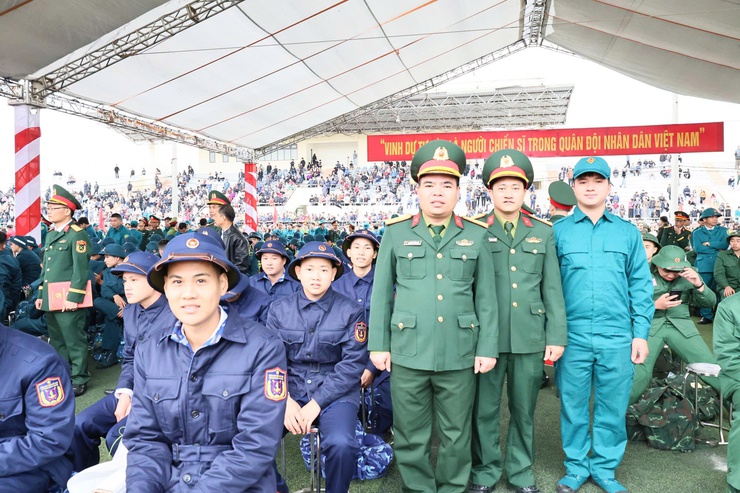 Trần Phú: 39 tân binh phấn khởi lên đường nhập ngũ vào Quân đội nhân dân, Công an nhân dân - Ảnh 10.