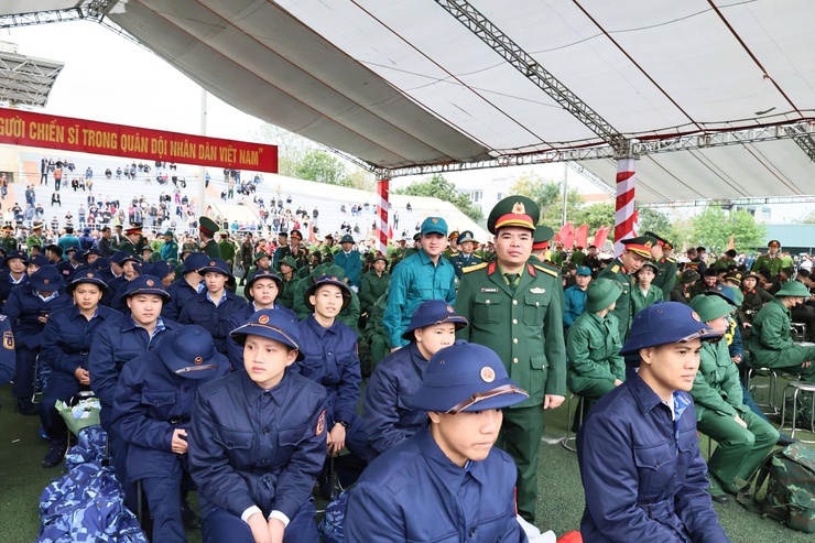 Trần Phú: 39 tân binh phấn khởi lên đường nhập ngũ vào Quân đội nhân dân, Công an nhân dân - Ảnh 8.