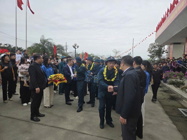60 thanh niên xã Bình Minh hăng hái lên đường nhập ngũ- Ảnh 5.