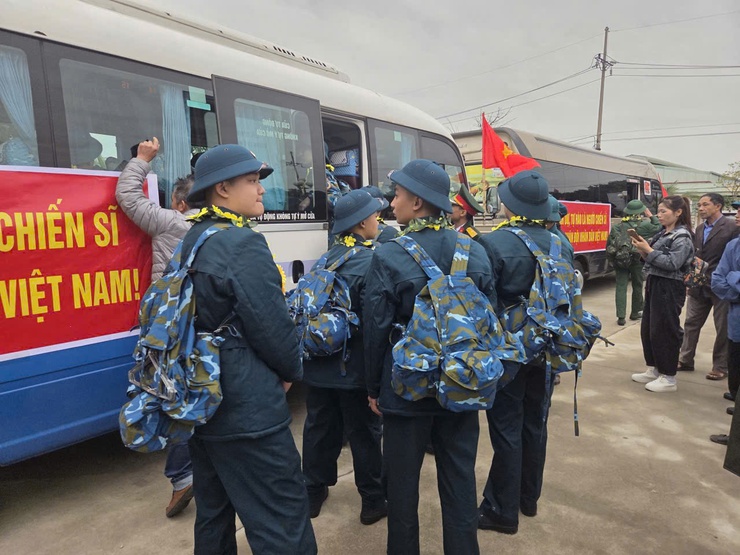 60 thanh niên xã Bình Minh hăng hái lên đường nhập ngũ- Ảnh 8.