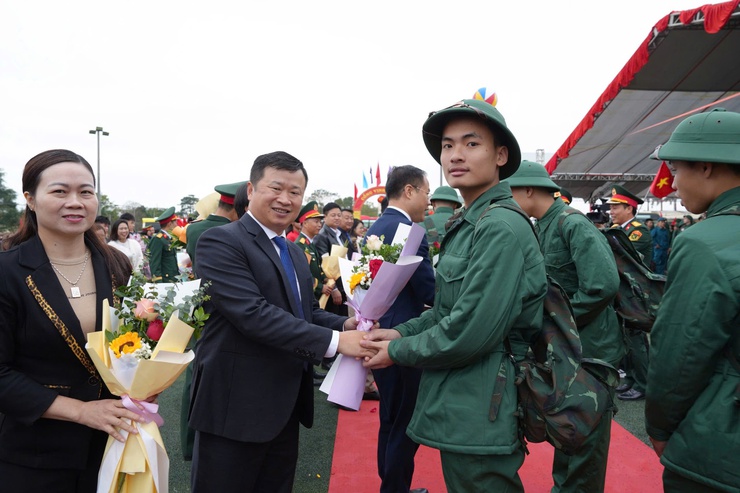  DÂN HÒA BÀN GIAO 40 TÂN BINH TẠI LỄ GIAO, NHẬN QUÂN NĂM 2026 - Ảnh 6.