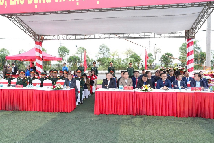  DÂN HÒA BÀN GIAO 40 TÂN BINH TẠI LỄ GIAO, NHẬN QUÂN NĂM 2026 - Ảnh 3.