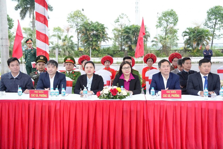  DÂN HÒA BÀN GIAO 40 TÂN BINH TẠI LỄ GIAO, NHẬN QUÂN NĂM 2026 - Ảnh 2.