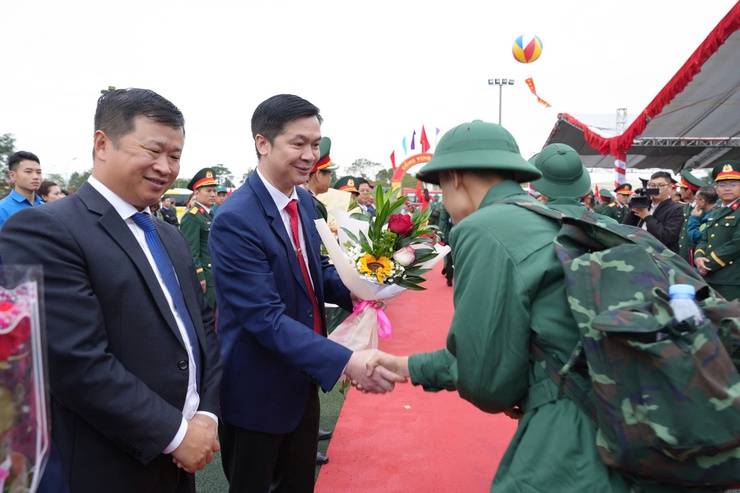  DÂN HÒA BÀN GIAO 40 TÂN BINH TẠI LỄ GIAO, NHẬN QUÂN NĂM 2026 - Ảnh 8.