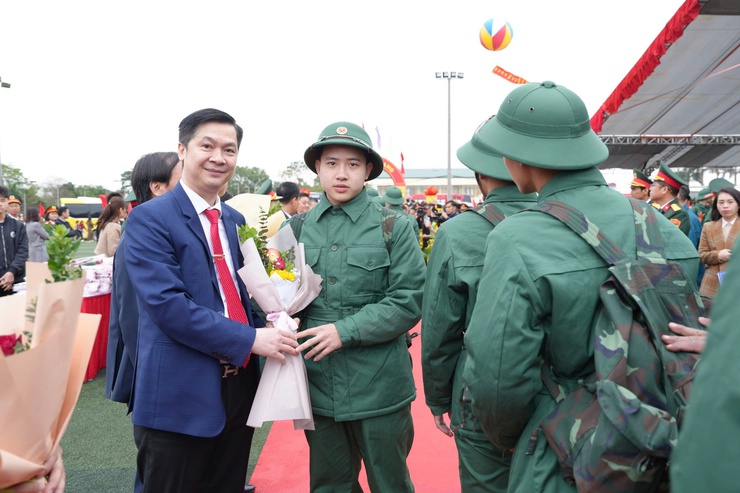  DÂN HÒA BÀN GIAO 40 TÂN BINH TẠI LỄ GIAO, NHẬN QUÂN NĂM 2026 - Ảnh 7.