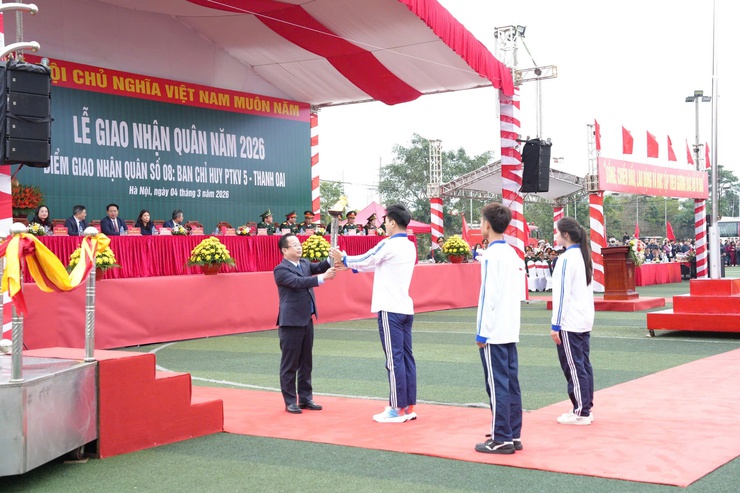  DÂN HÒA BÀN GIAO 40 TÂN BINH TẠI LỄ GIAO, NHẬN QUÂN NĂM 2026 - Ảnh 4.