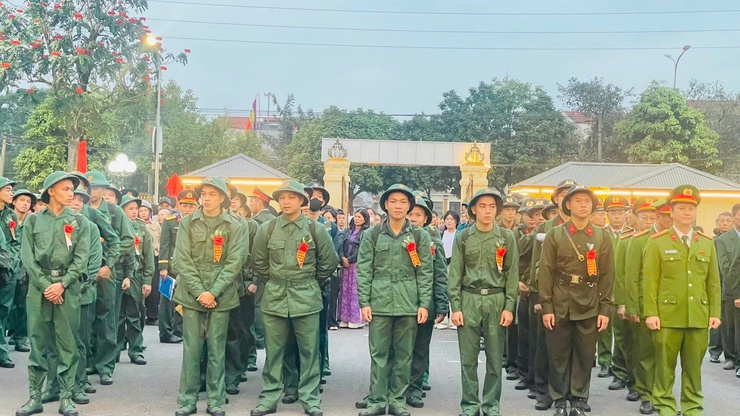 Xã Phúc Thọ tổ chức Lễ tiễn chân và đưa tân binh lên đường nhập ngũ thực hiện Nghĩa vụ Quân sự và nghĩa vụ tham gia Công an Nhân dân năm 2026- Ảnh 4.