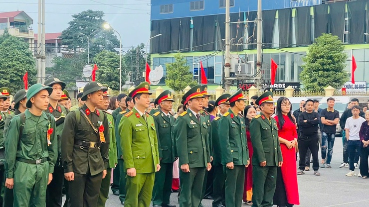 Xã Phúc Thọ tổ chức Lễ tiễn chân và đưa tân binh lên đường nhập ngũ thực hiện Nghĩa vụ Quân sự và nghĩa vụ tham gia Công an Nhân dân năm 2026- Ảnh 3.