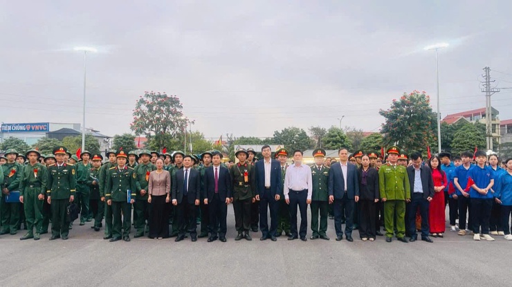 Xã Phúc Thọ tổ chức Lễ tiễn chân và đưa tân binh lên đường nhập ngũ thực hiện Nghĩa vụ Quân sự và nghĩa vụ tham gia Công an Nhân dân năm 2026- Ảnh 5.