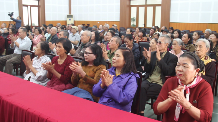 Ứng cử viên đại biểu HĐND phường Long Biên tiếp xúc cử tri tại đơn vị bầu cử số 05- Ảnh 4.