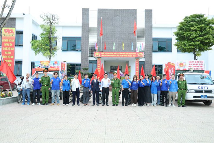 Xuân Mai đẩy mạnh tuyên truyền, cổ động trực quan chào mừng bầu cử đại biểu Quốc hội và HĐND các cấp- Ảnh 1.