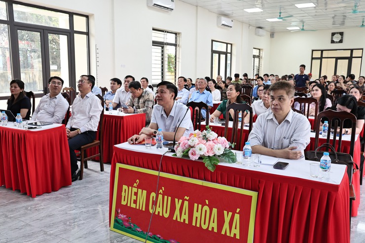 HÒA XÁ THAM DỰ HỘI NGHỊ TRỰC TUYẾN TIẾP XÚC CỬ TRI VỚI ỨNG CỬ VIÊN ĐẠI BIỂU QUỐC HỘI KHÓA XVI- Ảnh 5.