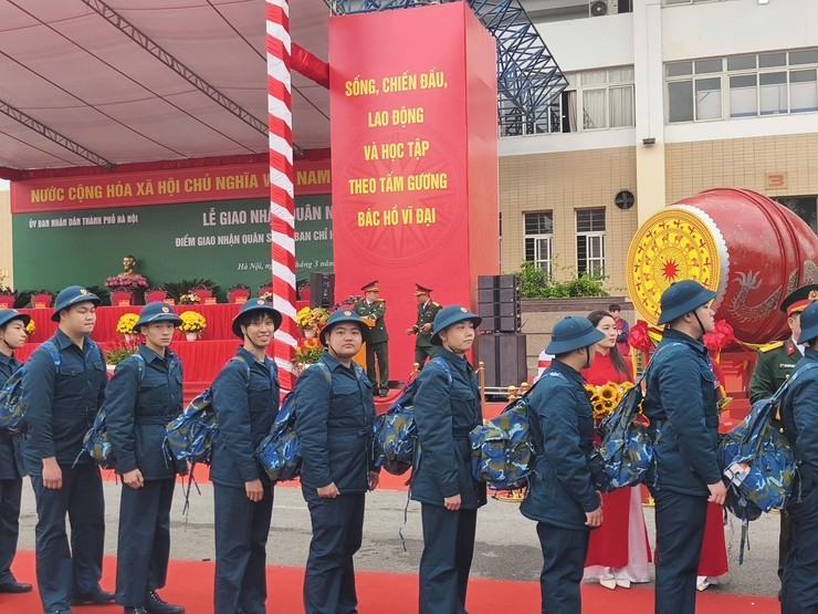 TƯNG BỪNG NGÀY HỘI TÒNG QUÂN – CÔNG DÂN LÊN ĐƯỜNG NHẬP NGŨ NĂM 2026- Ảnh 3.