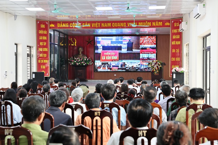 HÒA XÁ THAM DỰ HỘI NGHỊ TRỰC TUYẾN TIẾP XÚC CỬ TRI VỚI ỨNG CỬ VIÊN ĐẠI BIỂU QUỐC HỘI KHÓA XVI- Ảnh 4.