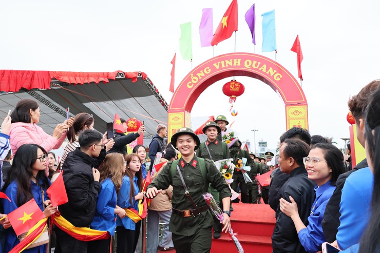 Xã Hòa Phú tiễn chân 45 nam thanh niên lên đường nhập ngũ 2026

- Ảnh 11.