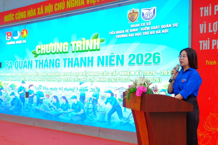 Đoàn phường Ngọc Hà phát động Tháng Thanh niên năm 2026 và ra quân vệ sinh môi trường- Ảnh 1.