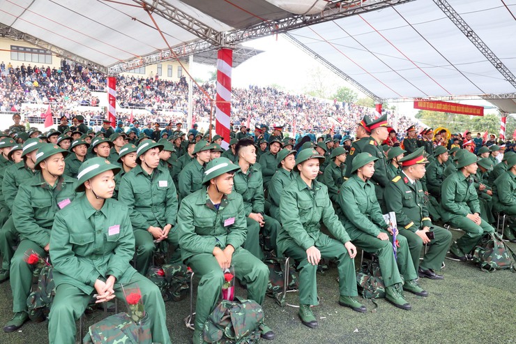 Xã Hòa Phú tiễn chân 45 nam thanh niên lên đường nhập ngũ 2026

- Ảnh 8.