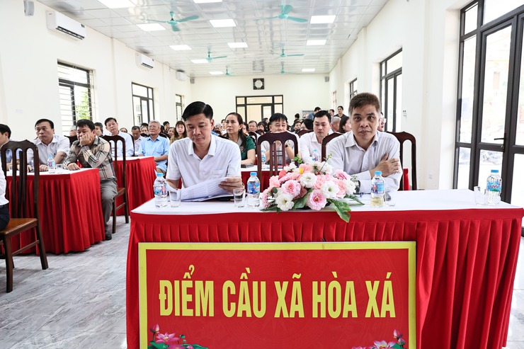 HÒA XÁ THAM DỰ HỘI NGHỊ TRỰC TUYẾN TIẾP XÚC CỬ TRI VỚI ỨNG CỬ VIÊN ĐẠI BIỂU QUỐC HỘI KHÓA XVI- Ảnh 1.