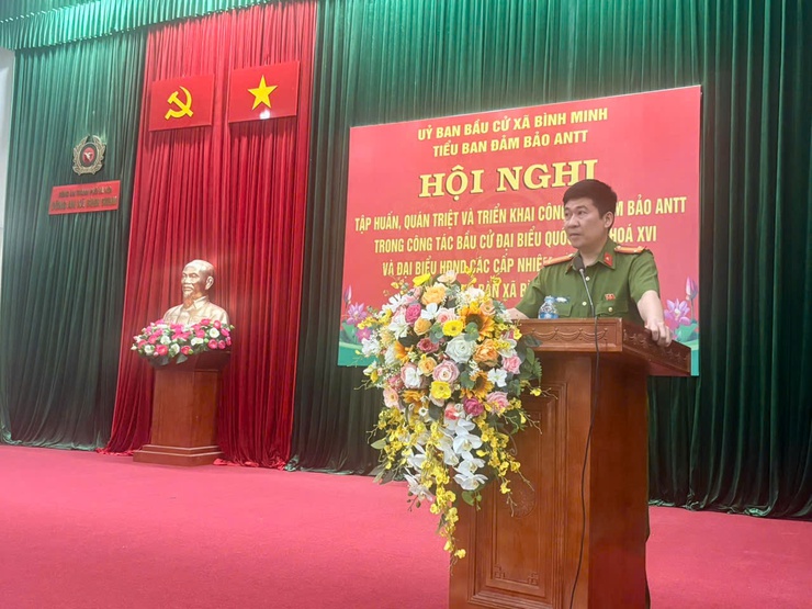 Hội nghị tập huấn, quán triệt và triển khai công tác đảm bảo an ninh trật tự phục vụ bầu cử đại biểu Quốc hội khóa XVI và bầu cử đại biểu Hội đồng nhân dân các cấp nhiệm kỳ 2026–2031 trên địa bàn xã.- Ảnh 2.