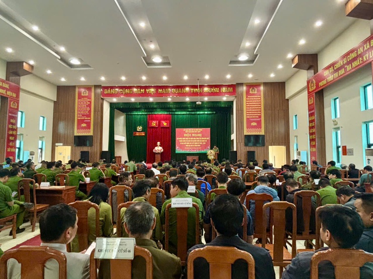 Hội nghị tập huấn, quán triệt và triển khai công tác đảm bảo an ninh trật tự phục vụ bầu cử đại biểu Quốc hội khóa XVI và bầu cử đại biểu Hội đồng nhân dân các cấp nhiệm kỳ 2026–2031 trên địa bàn xã.- Ảnh 3.