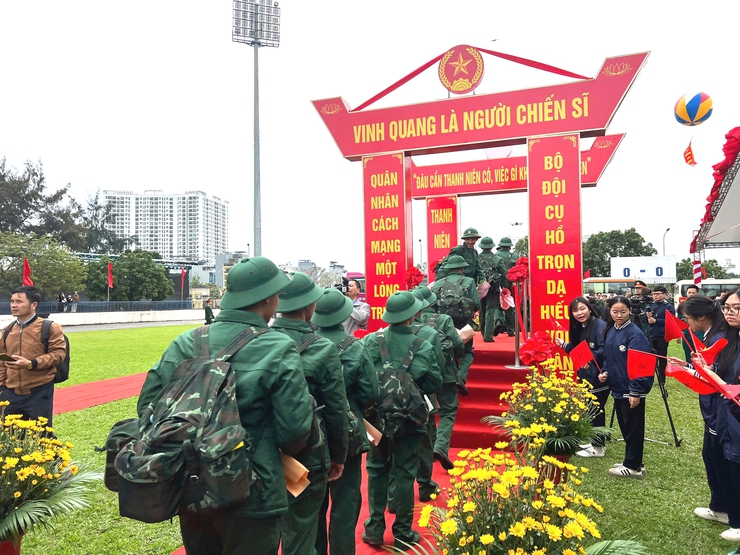 VỮNG BƯỚC TÒNG QUÂN – TUỔI TRẺ NGỌC HỒI TỰ HÀO TIẾP BƯỚC CHA ANH- Ảnh 13.