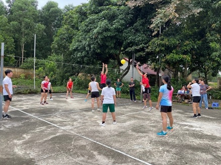 Tôn vinh Phụ nữ - Lan toả yêu thương tại Trung tâm Chăm sóc người khuyết tật Hà Nội- Ảnh 2.