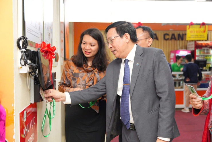 Phường Việt Hưng tiếp tục cho ra mắt mô hình “Smart Canteen” tại 03 cơ sở giáo dục- Ảnh 13.