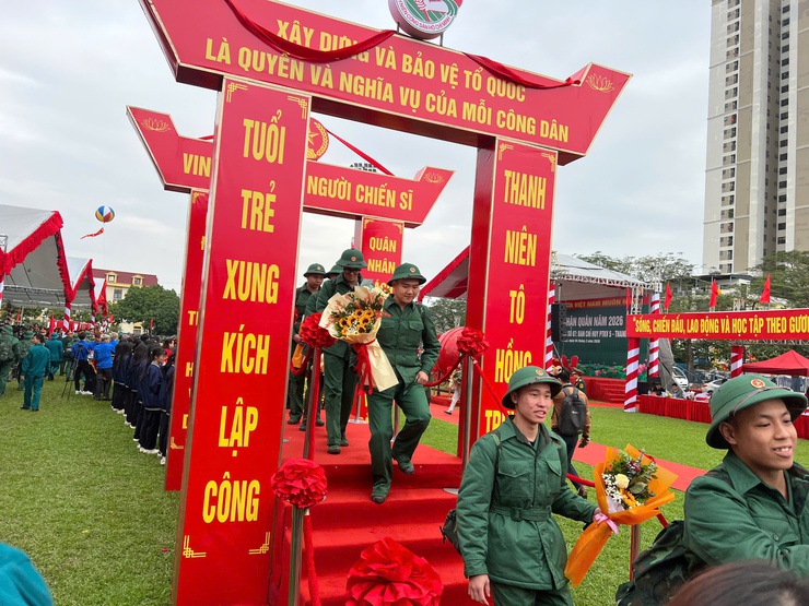 VỮNG BƯỚC TÒNG QUÂN – TUỔI TRẺ NGỌC HỒI TỰ HÀO TIẾP BƯỚC CHA ANH- Ảnh 14.