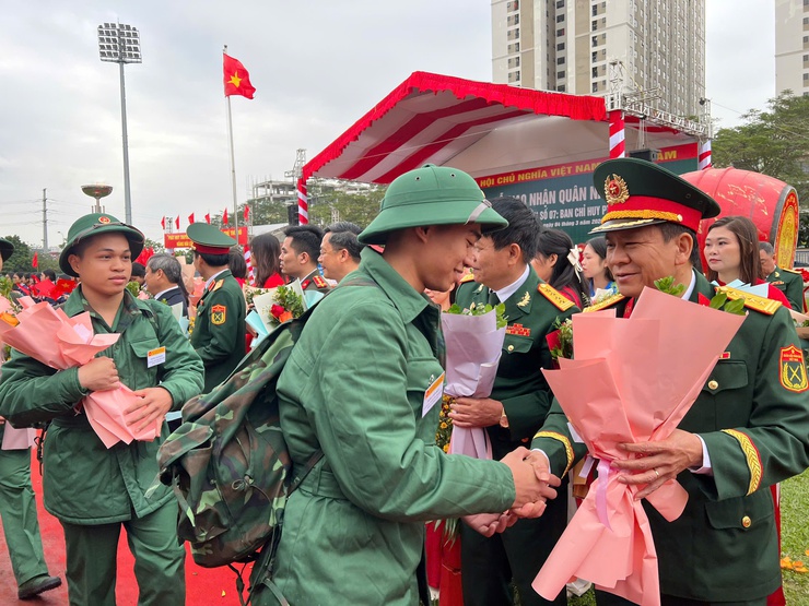 VỮNG BƯỚC TÒNG QUÂN – TUỔI TRẺ NGỌC HỒI TỰ HÀO TIẾP BƯỚC CHA ANH- Ảnh 10.