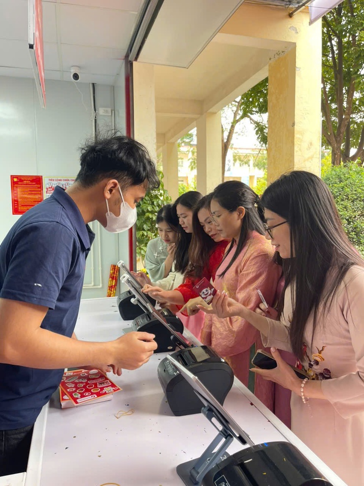 Phường Việt Hưng tiếp tục cho ra mắt mô hình “Smart Canteen” tại 03 cơ sở giáo dục- Ảnh 16.