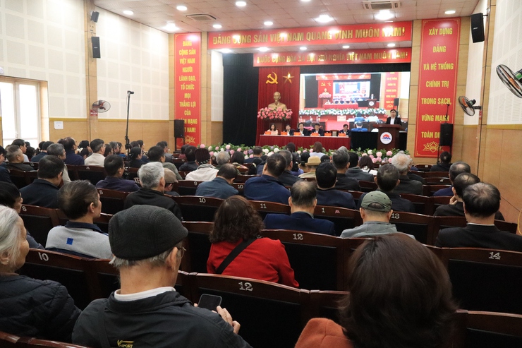 Ứng cử viên đại biểu HĐND phường Long Biên tiếp xúc cử tri tại đơn vị bầu cử số 01- Ảnh 1.