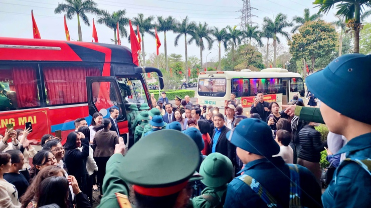 THANH NIÊN PHƯỜNG HOÀNG MAI HĂNG HÁI LÊN ĐƯỜNG NHẬP NGŨ NĂM 2026- Ảnh 4.