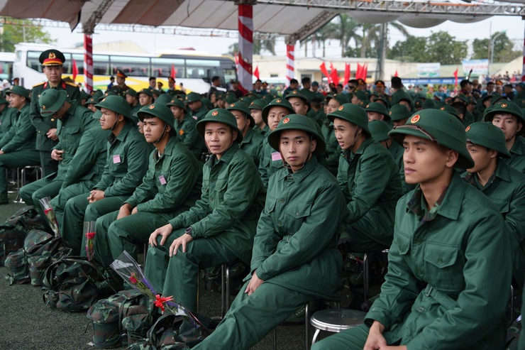 Rộn ràng Ngày hội tòng quân 2026 tại điểm giao quân Thanh Oai – Tự hào 64 tân binh Hòa Xá hang hái lên đường- Ảnh 13.