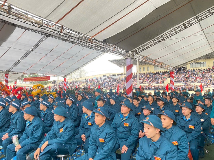 Rộn ràng Ngày hội tòng quân 2026 tại điểm giao quân Thanh Oai – Tự hào 64 tân binh Hòa Xá hang hái lên đường- Ảnh 11.