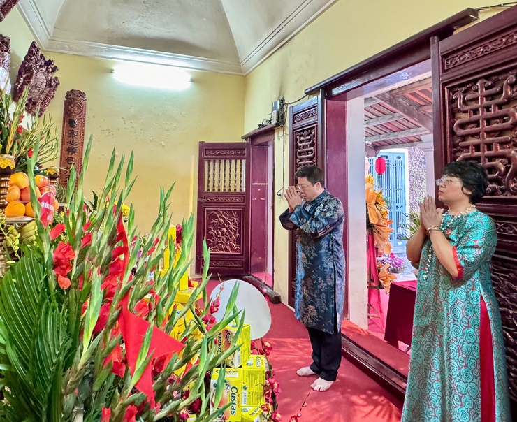 TRANG TRỌNG LỄ DÂNG HƯƠNG TẠI Y MIẾU THĂNG LONG 
NHÂN RẰM THÁNG GIÊNG NĂM BÍNH NGỌ 2026
- Ảnh 3.