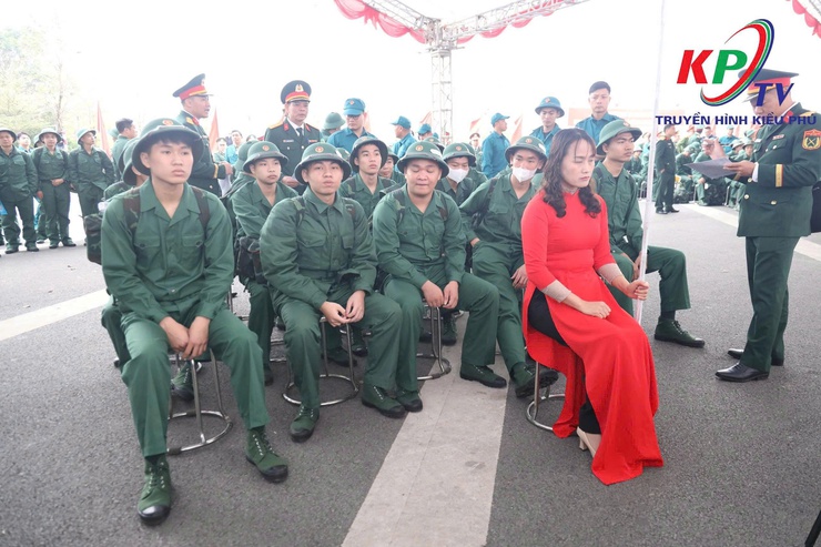 Xã Kiều Phú cùng với các địa phương hoàn thành công tác giao quân tập trung năm 2026, tại Quảng trường Trạng Bùng- Phùng Khắc Khoan xã Thạch Thất thành phố Hà Nội- Ảnh 4.