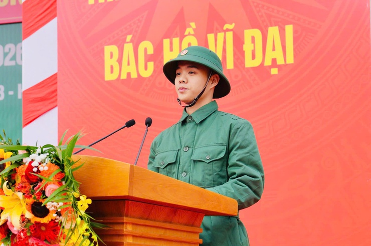 Thanh niên phường Từ Liêm hăng hái lên đường thực hiện nghĩa vụ quân sự và nghĩa vụ tham gia Công an nhân dân năm 2026- Ảnh 6.