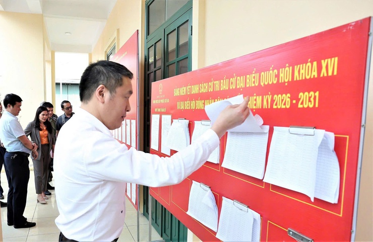 ĐỒNG CHÍ BÙI BẢO TUẤN – BÍ THƯ ĐẢNG ỦY XÃ KIỂM TRA CÔNG TÁC CHUẨN BỊ BẦU CỬ TẠI CÁC ĐƠN VỊ BẦU CỬ TRÊN ĐỊA BÀN XÃ SÓC SƠN- Ảnh 3.