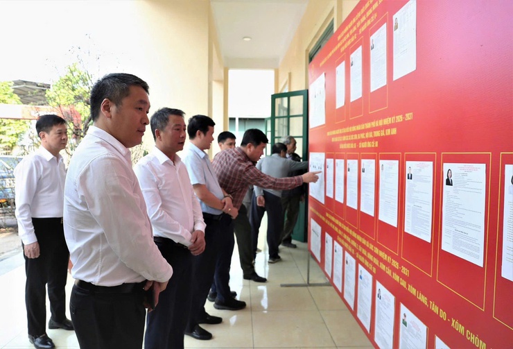 ĐỒNG CHÍ BÙI BẢO TUẤN – BÍ THƯ ĐẢNG ỦY XÃ KIỂM TRA CÔNG TÁC CHUẨN BỊ BẦU CỬ TẠI CÁC ĐƠN VỊ BẦU CỬ TRÊN ĐỊA BÀN XÃ SÓC SƠN- Ảnh 4.